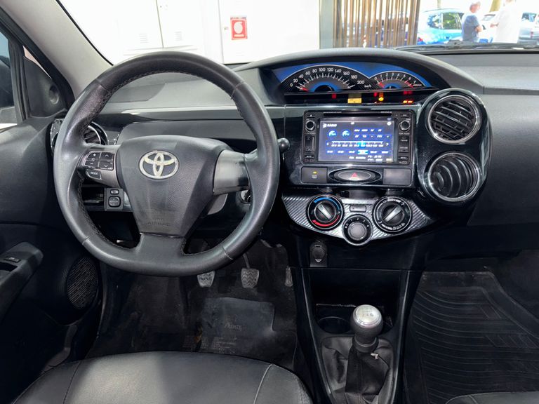 Toyota ETIOS XLS Sedan 1.5 Flex 16V 4p Mec.