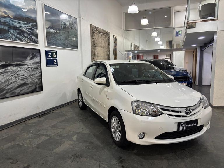 Toyota ETIOS XLS Sedan 1.5 Flex 16V 4p Mec.