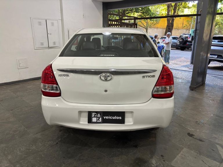 Toyota ETIOS XLS Sedan 1.5 Flex 16V 4p Mec.