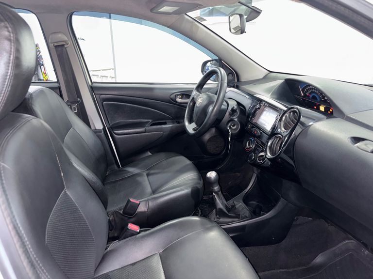 Toyota ETIOS XLS Sedan 1.5 Flex 16V 4p Mec.