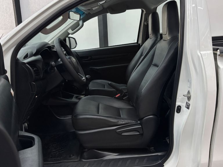 Toyota Hilux CS 4x4 2.8 TDI Diesel Mec.