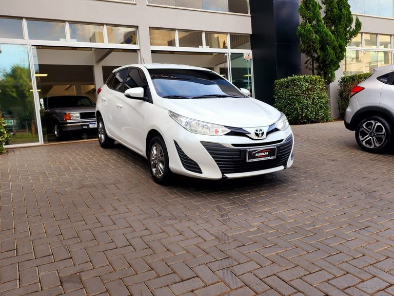 Toyota YARIS XLS Connect 1.5 Flex 16V 5p Aut.