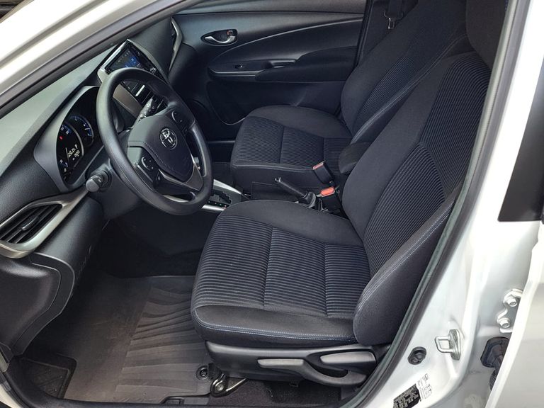 Toyota YARIS XLS Connect 1.5 Flex 16V 5p Aut.