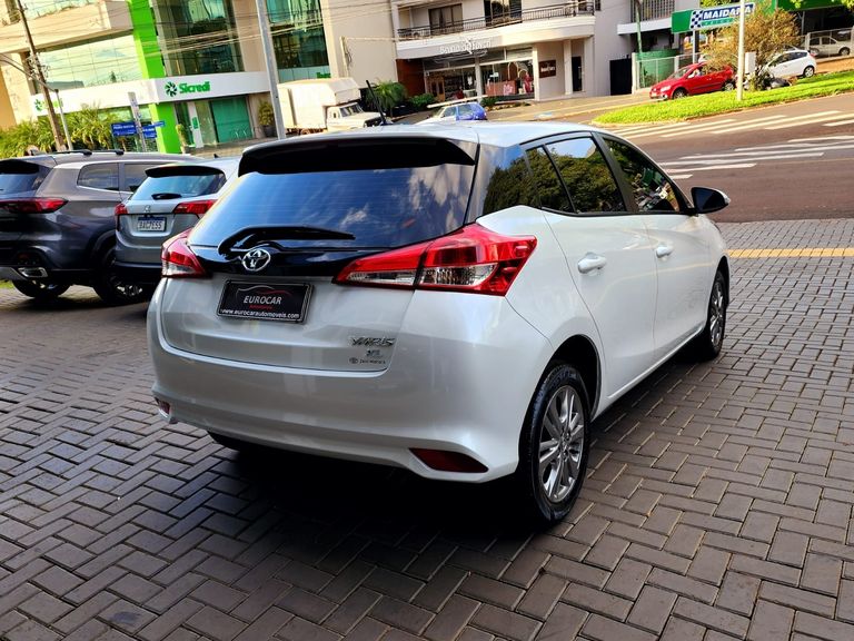 Toyota YARIS XLS Connect 1.5 Flex 16V 5p Aut.