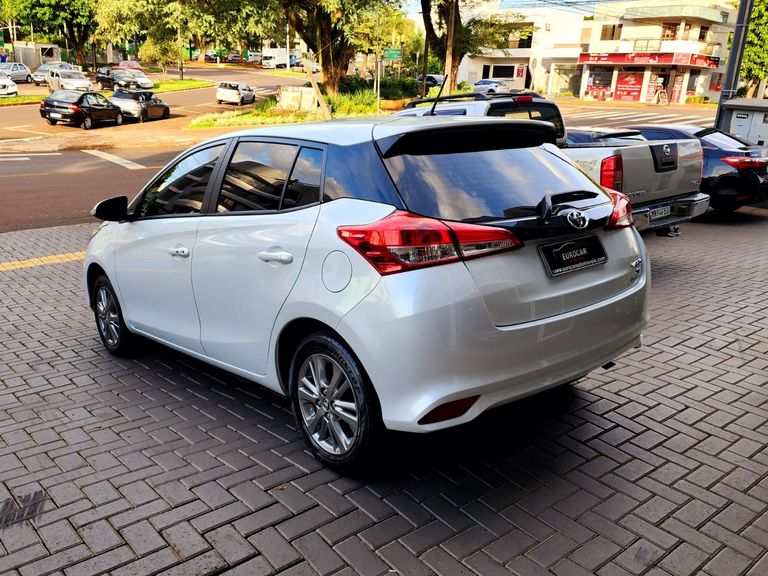 Toyota YARIS XLS Connect 1.5 Flex 16V 5p Aut.