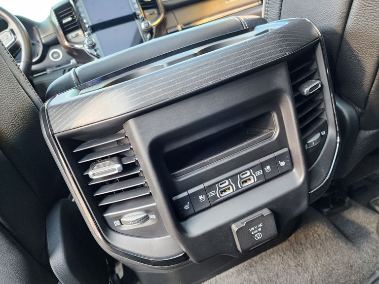 RAM 1500 LIMITED 5.7 CD 4x4 Aut.