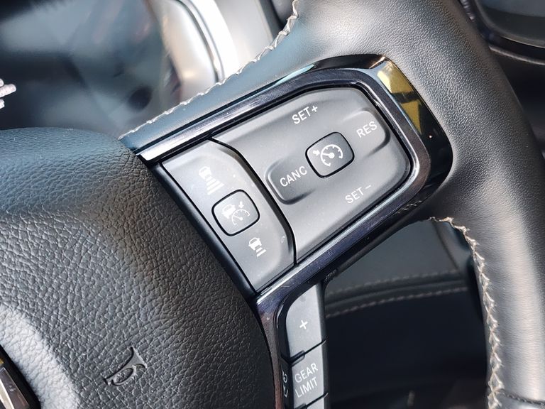 RAM 1500 LIMITED 5.7 CD 4x4 Aut.