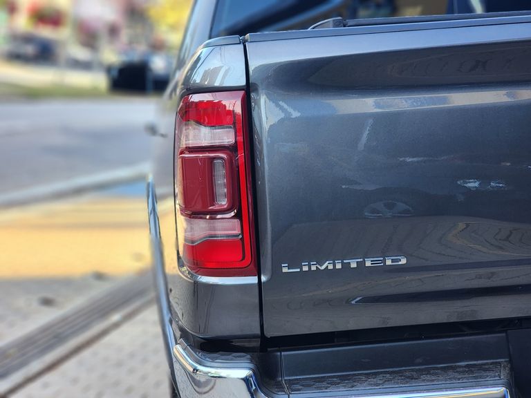 RAM 1500 LIMITED 5.7 CD 4x4 Aut.