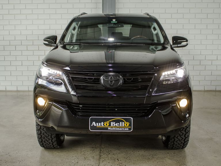 Toyota Hilux SW4 SRX 4x4 2.8 TDI 16V Dies. Aut.