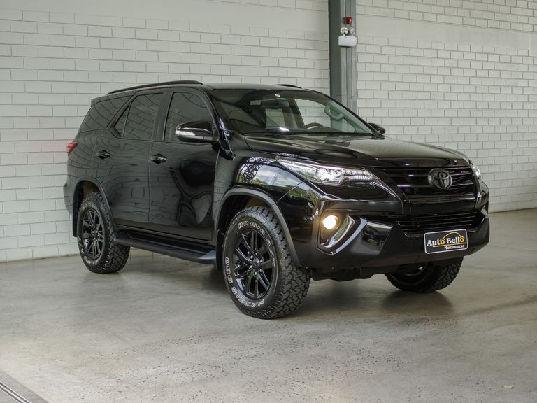 Toyota Hilux SW4 SRX 4x4 2.8 TDI 16V Dies. Aut.
