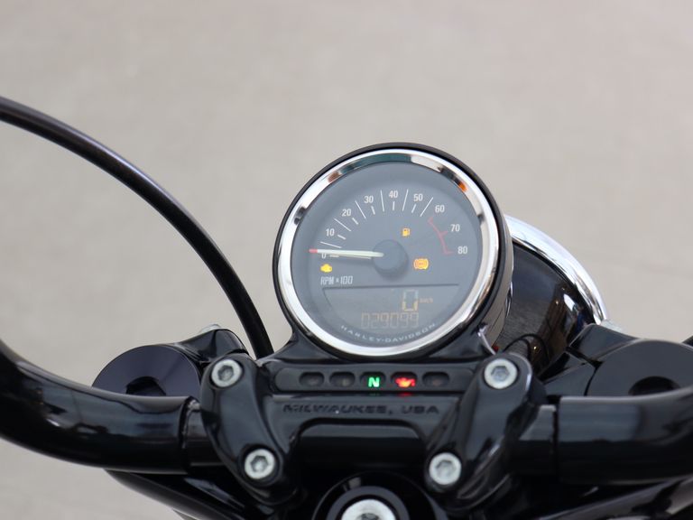 Harley XL 1200 CX ROADSTER