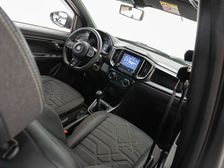 Fiat Strada Volcano 1.3 Flex 8V CD