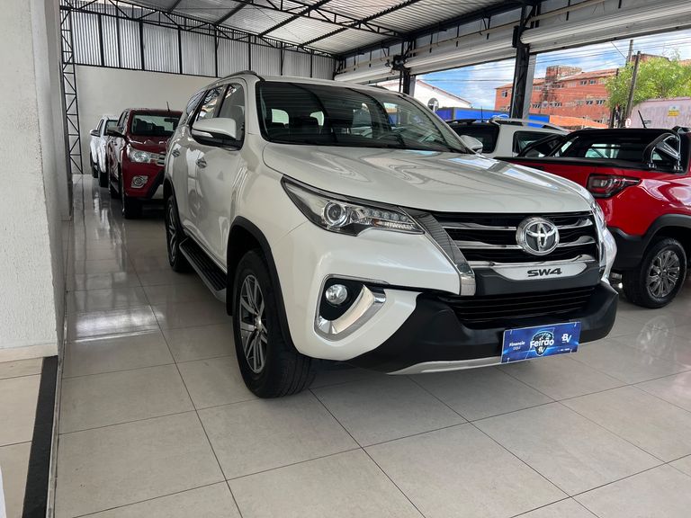 Toyota Hilux CD SRV 4x4 2.8 TDI Diesel Aut.
