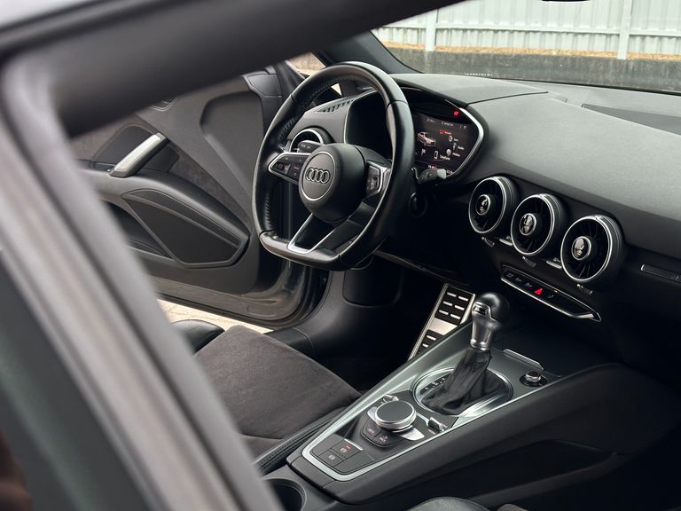 Audi TT 2.0 16v TFSI S-Tronic