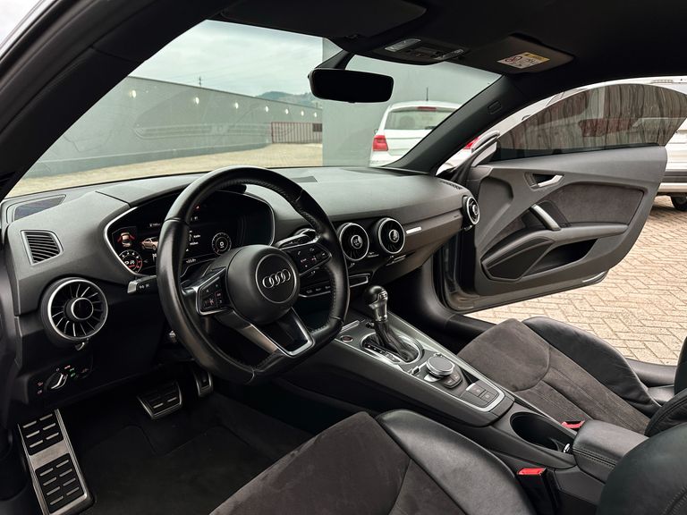 Audi TT 2.0 16v TFSI S-Tronic