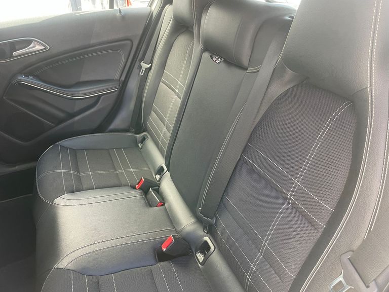 Mercedes Classe A 200 1.6 TB 16V Urban 156cv Aut.