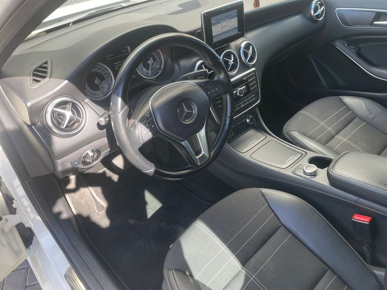 Mercedes Classe A 200 1.6 TB 16V Urban 156cv Aut.