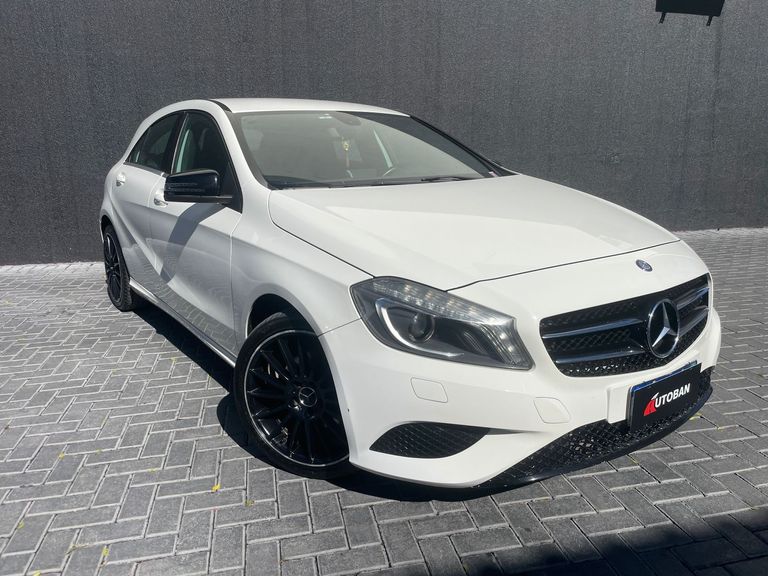 Mercedes Classe A 200 1.6 TB 16V Urban 156cv Aut.
