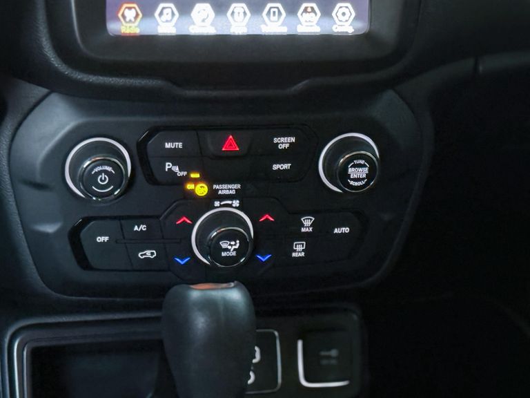Jeep Renegade Longitude 1.8 4x2 Flex 16V Aut.