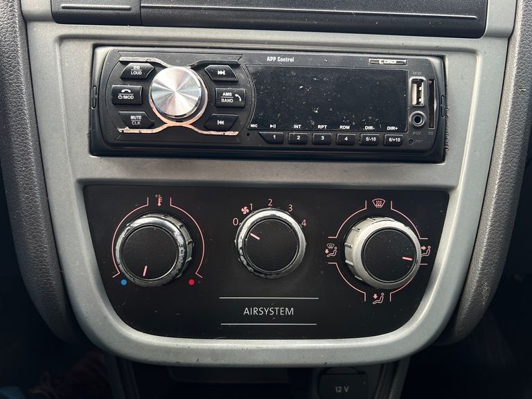 VolksWagen Gol (novo) 1.0 Mi Total Flex 8V 4p