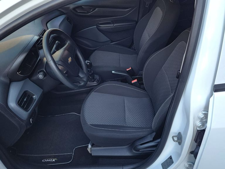 Chevrolet ONIX HATCH Joy 1.0 8V Flex 5p Mec.