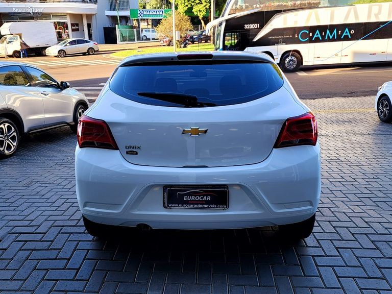 Chevrolet ONIX HATCH Joy 1.0 8V Flex 5p Mec.