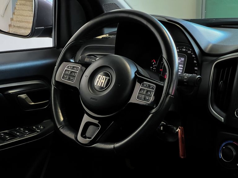 Fiat Strada Volcano 1.3 Flex 8V CD