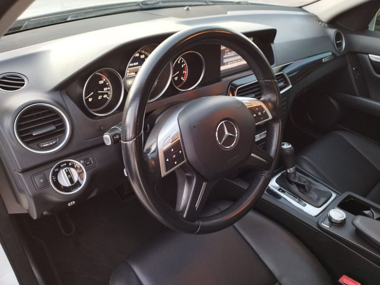 Mercedes C-180 CGI Sport 1.6 TB 16V 156cv Aut.