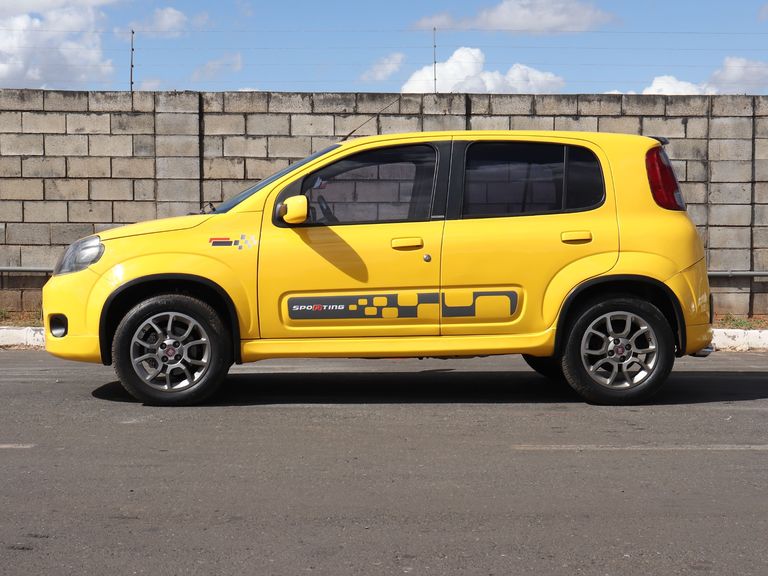Fiat UNO SPORTING 1.4 EVO Fire Flex 8V 4p