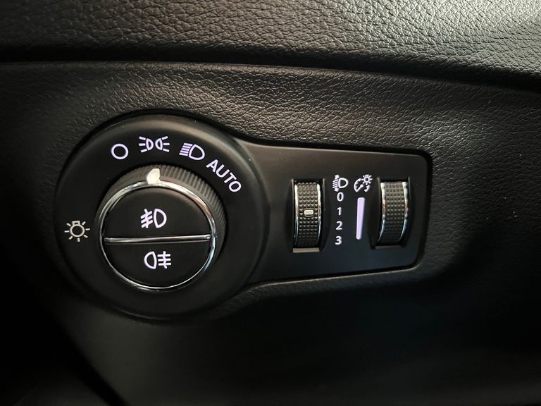 Jeep COMPASS LONGITUDE 2.0 4x2 Flex 16V Aut.