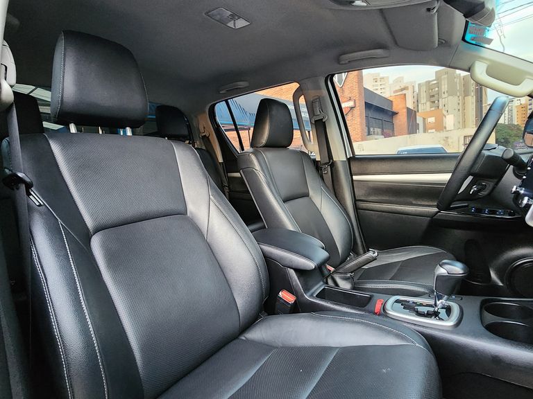 Toyota Hilux CD SRX 4x4 2.8 TDI 16V Diesel Aut.
