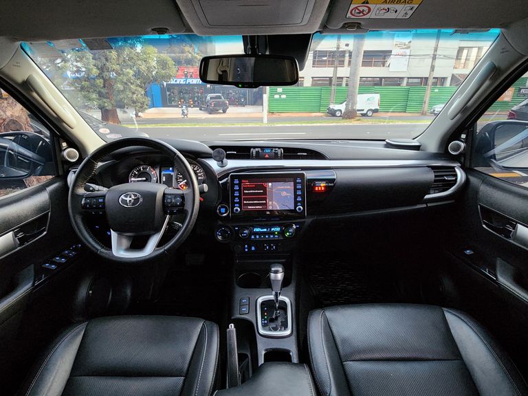 Toyota Hilux CD SRX 4x4 2.8 TDI 16V Diesel Aut.