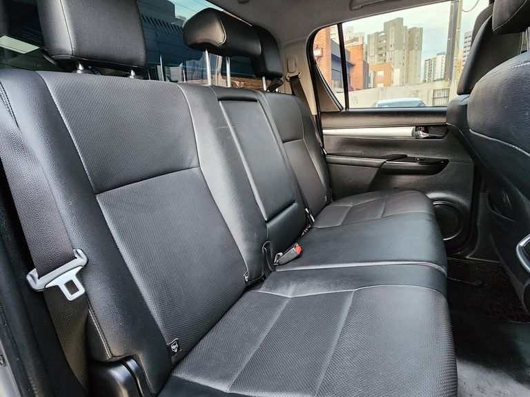 Toyota Hilux CD SRX 4x4 2.8 TDI 16V Diesel Aut.