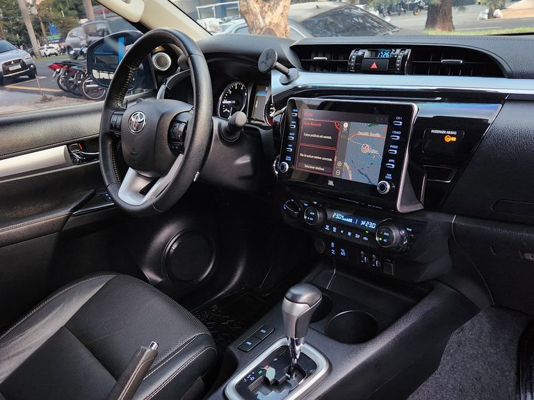 Toyota Hilux CD SRX 4x4 2.8 TDI 16V Diesel Aut.