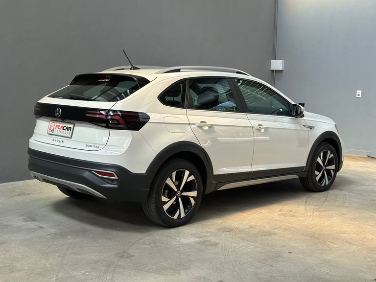 VolksWagen Nivus Highline 1.0 200 TSI Flex Aut.