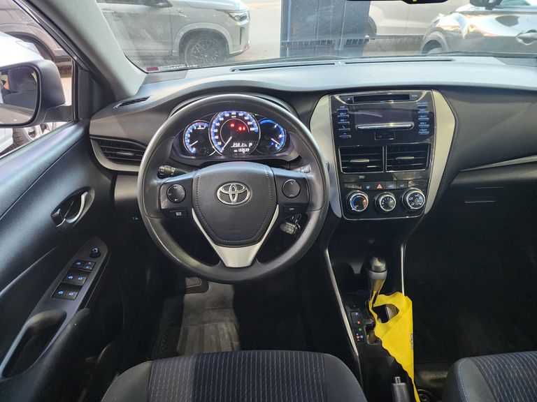 Toyota YARIS XL Sedan 1.5 Flex 16V 4p Aut.