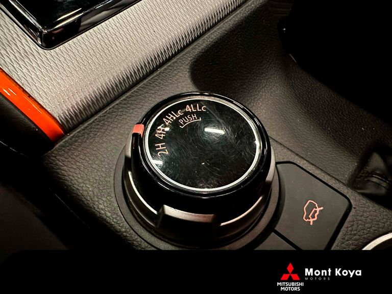 Mitsubishi L200 Triton S HPE SERTOES 2.4 CD Dies.