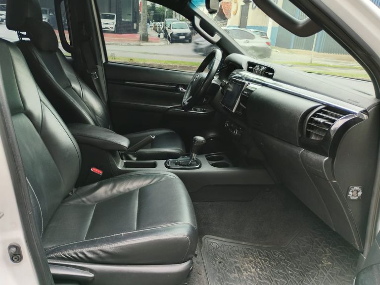 Toyota Hilux CD SRX 4x4 2.8 TDI 16V Diesel Aut.