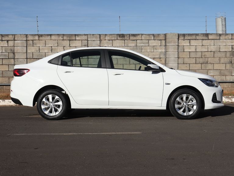 Chevrolet ONIX SEDAN Plus LT 1.0 12V Flex 4p Mec.