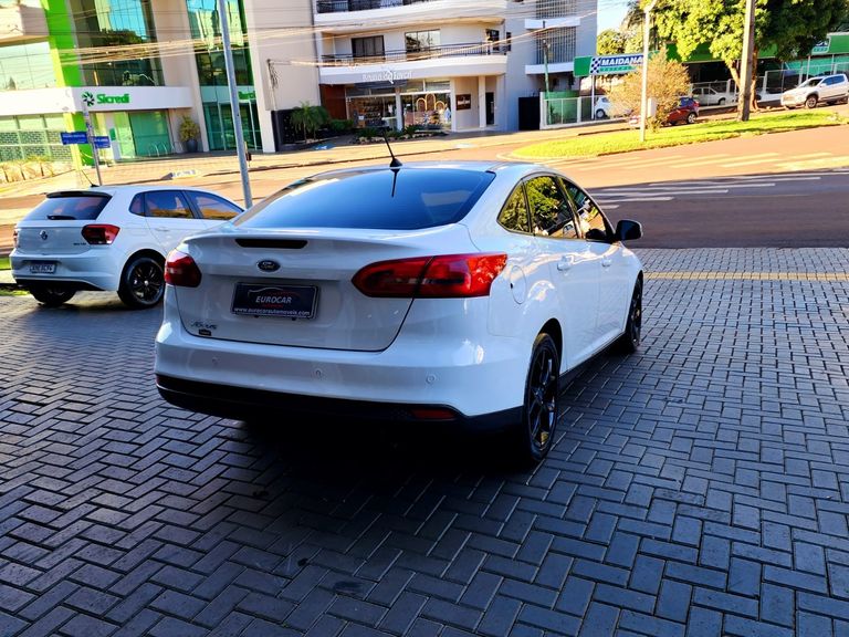 Ford Focus 2.0 16V/SE/SE Plus Flex 5p Aut.