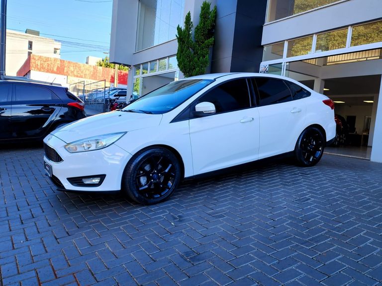 Ford Focus 2.0 16V/SE/SE Plus Flex 5p Aut.