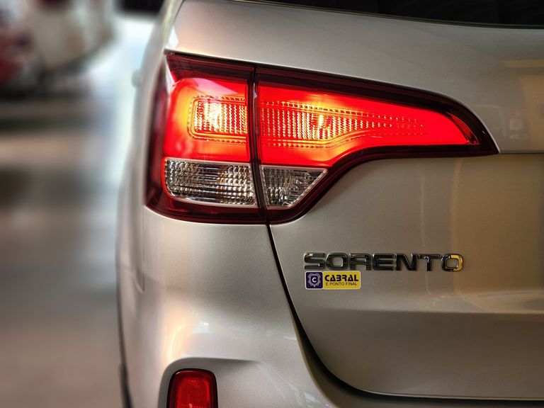 Kia Motors Sorento 2.4 16V 4x2 Aut.