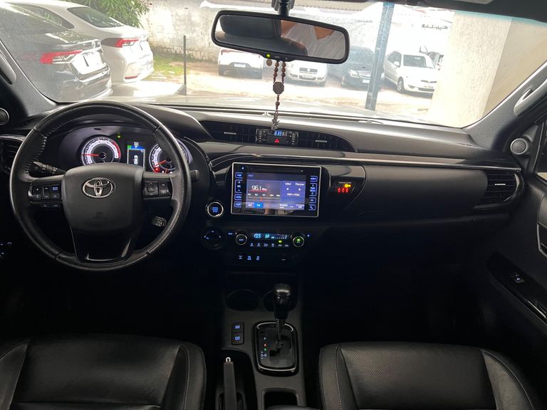 Toyota Hilux CD SRX 4x4 2.8 TDI 16V Diesel Aut.