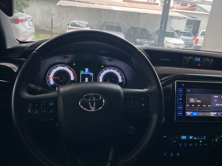 Toyota Hilux CD SRX 4x4 2.8 TDI 16V Diesel Aut.