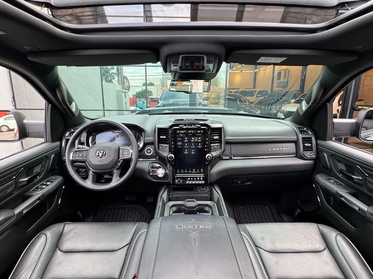 RAM 1500 LIMITED NIGHT EDITION 5.7 4x4 Aut.