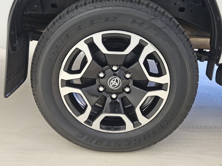 Toyota 2.8 D-4D TURBO DIESEL CD SRX 4X4 AUTOMÁTICO