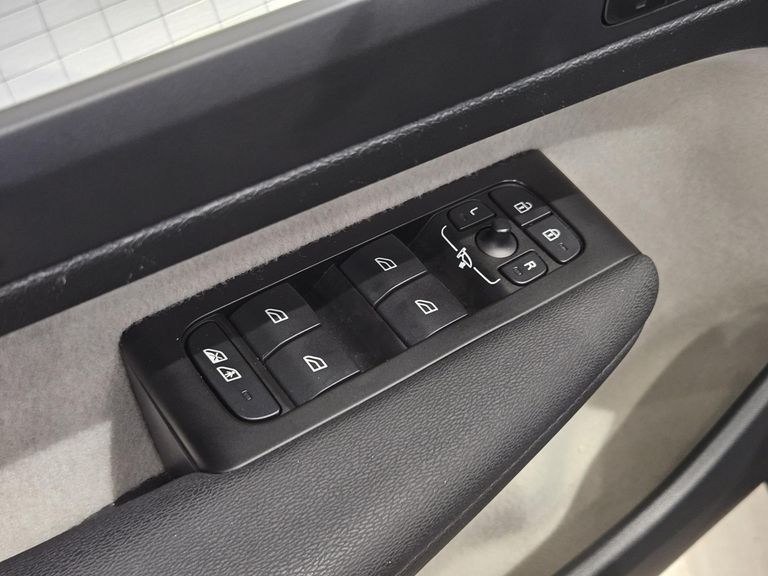 Volvo 1.5 T5 RECHARGE INSCRIPTION EXPRESSION GEARTRONIC