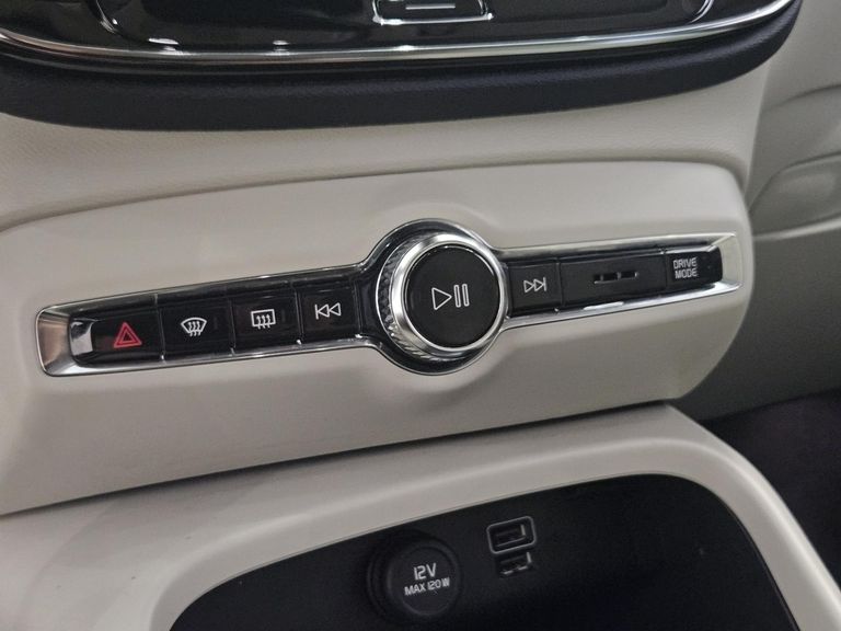 Volvo 1.5 T5 RECHARGE INSCRIPTION EXPRESSION GEARTRONIC