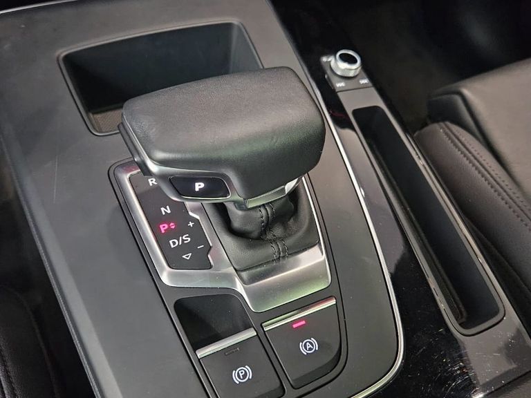 Audi Q5 Perf. Black 2.0 TFSIe S.Tr. Qt (Hib.)