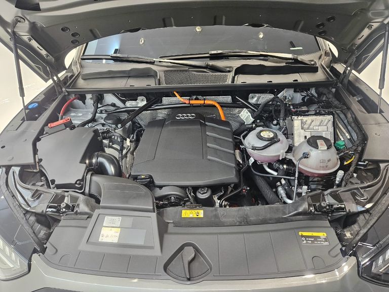 Audi Q5 Perf. Black 2.0 TFSIe S.Tr. Qt (Hib.)